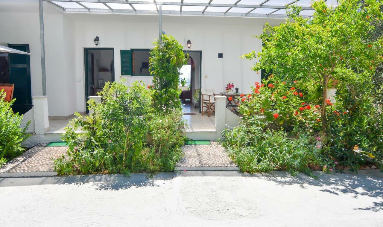 Alex-Giannis Apartments, Barbati Luaran gambar