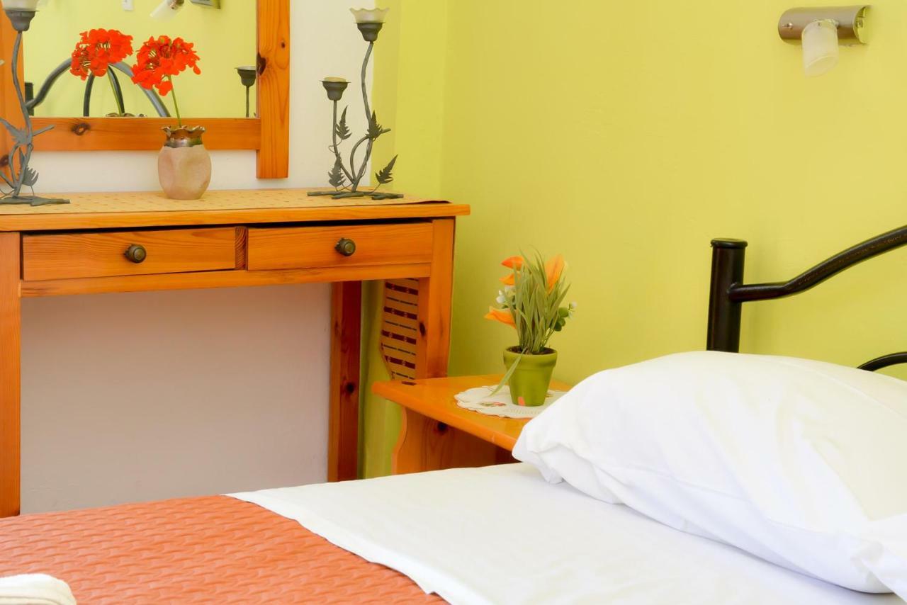 Alex-Giannis Apartments, Barbati Luaran gambar