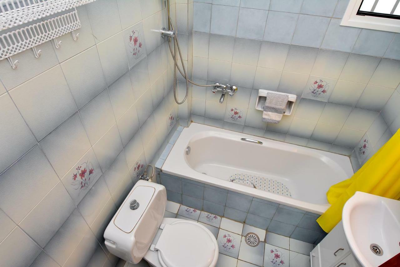 Alex-Giannis Apartments, Barbati Luaran gambar