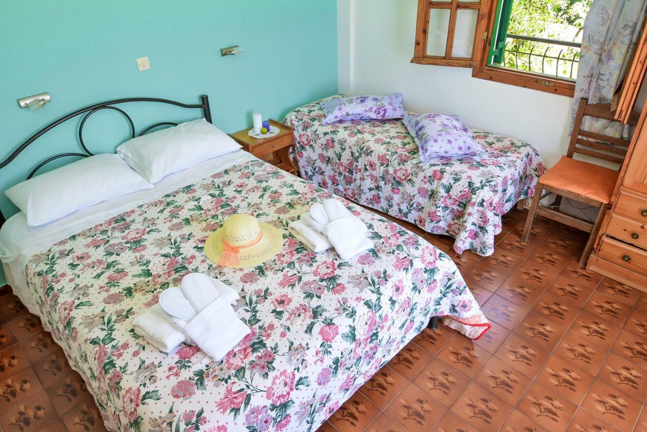 Alex-Giannis Apartments, Barbati Luaran gambar